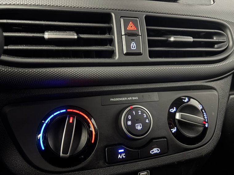 Vehicle Image 26