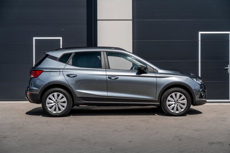 Vehicle Image 6