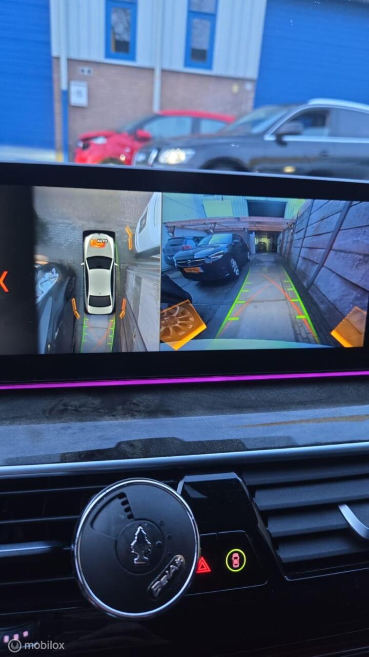 Vehicle Image 37