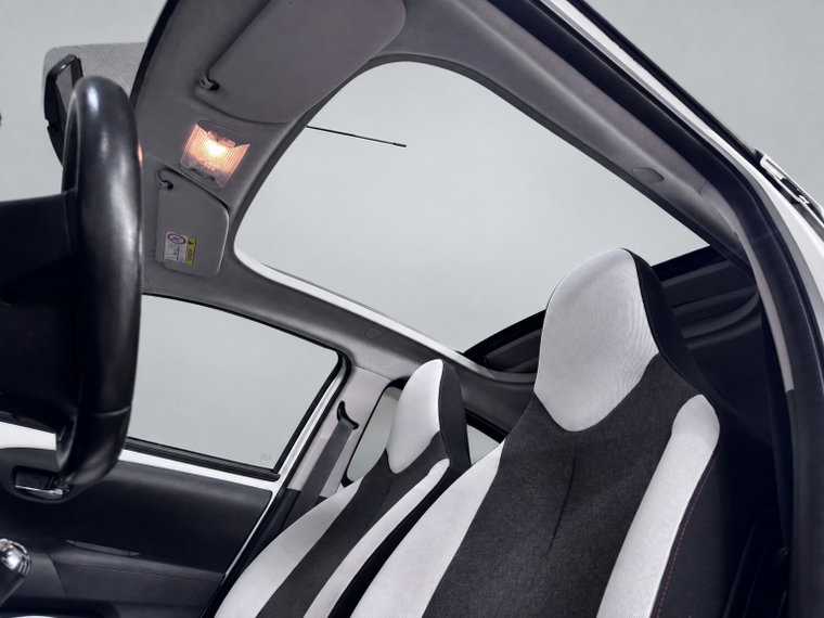 Vehicle Image 11