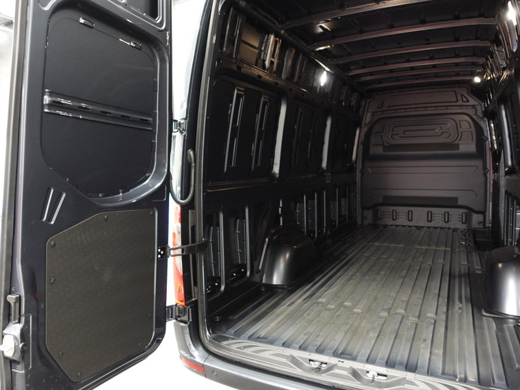 Vehicle Image 36