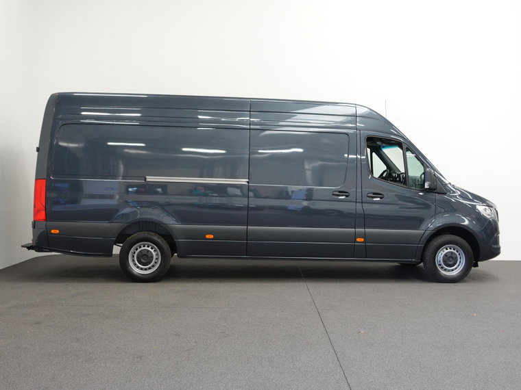 Vehicle Image 40