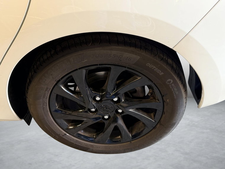 Vehicle Image 18