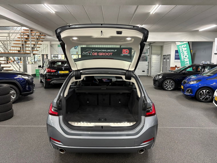 Vehicle Image 37