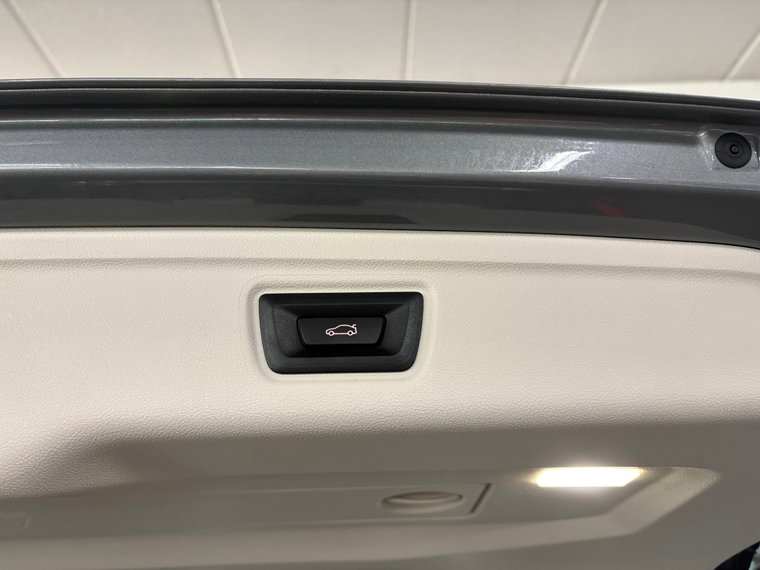 Vehicle Image 39
