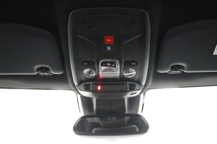 Vehicle Image 32