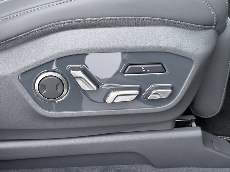 Vehicle Image 41