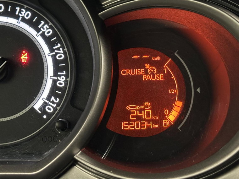 Vehicle Image 25