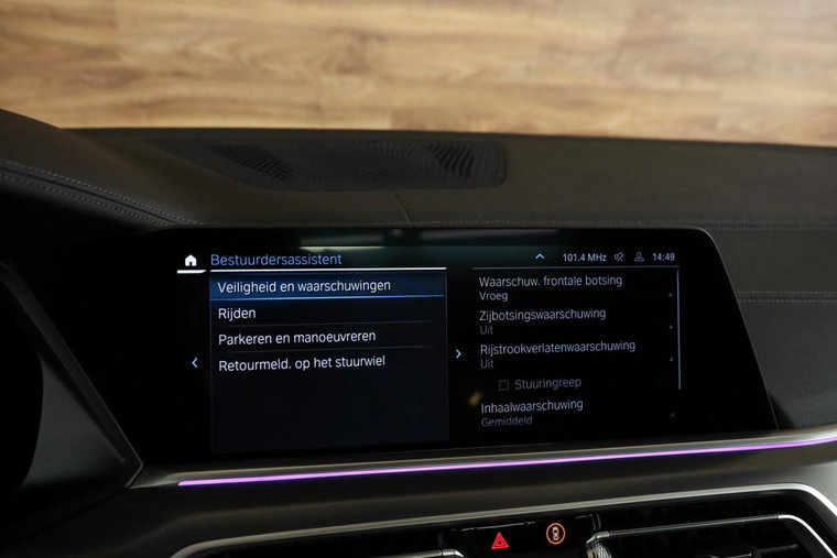 Vehicle Image 35