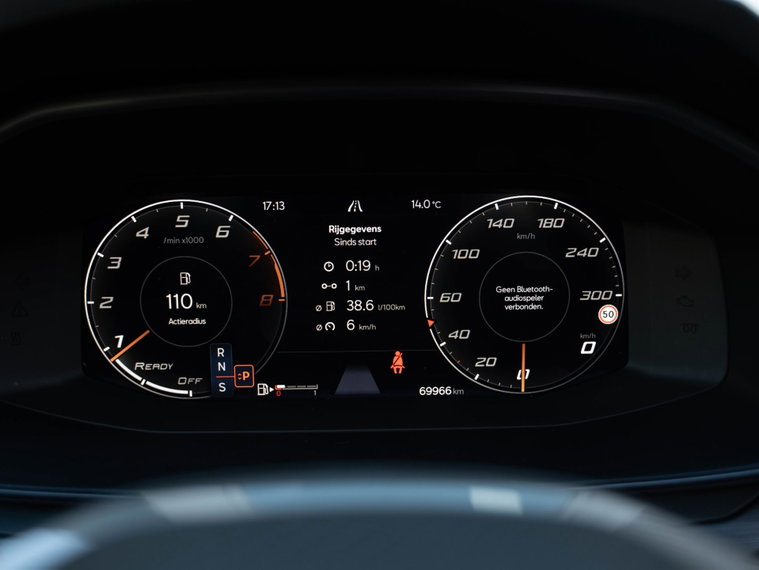 Vehicle Image 32