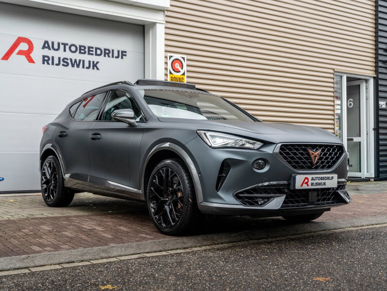 Vehicle Image 8