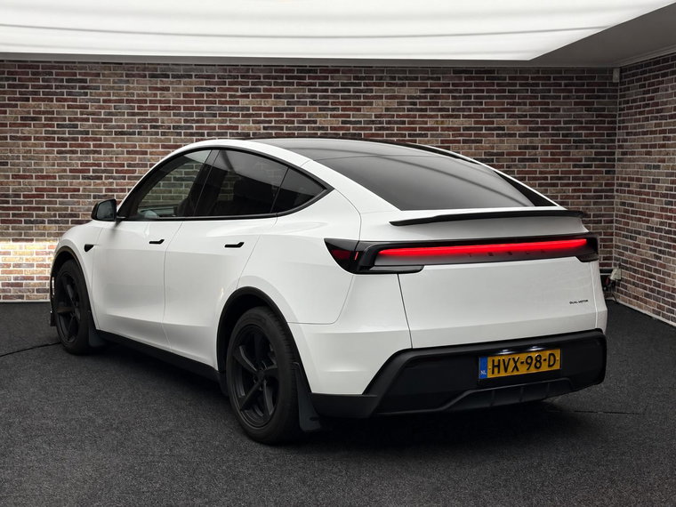 Vehicle Image 35