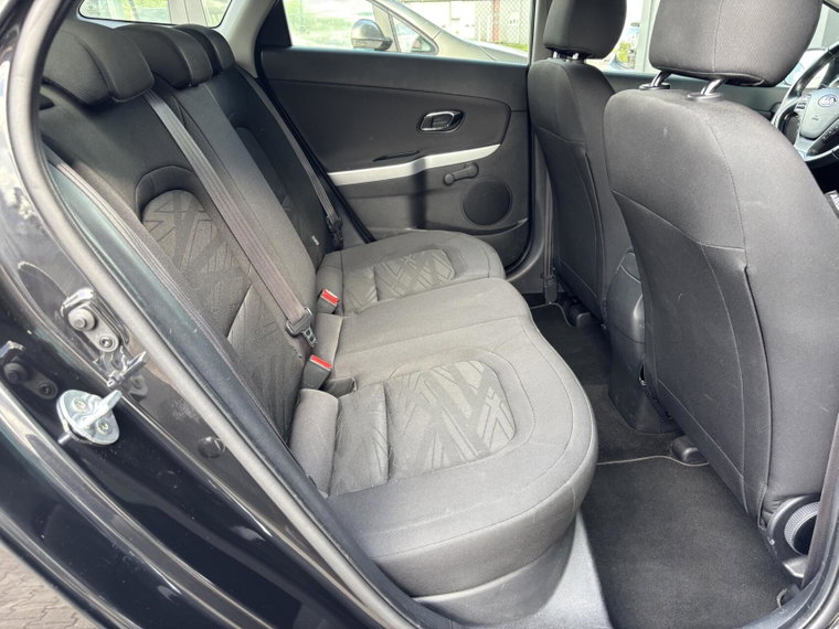 Vehicle Image 25