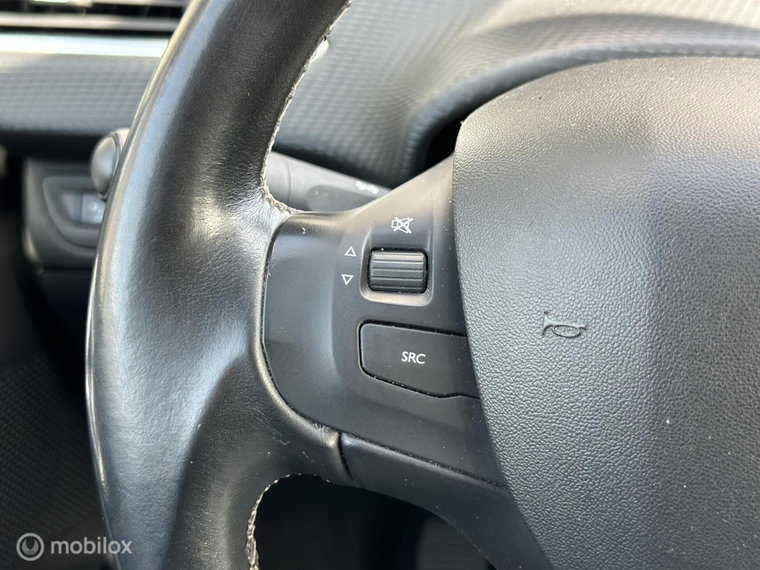 Vehicle Image 28