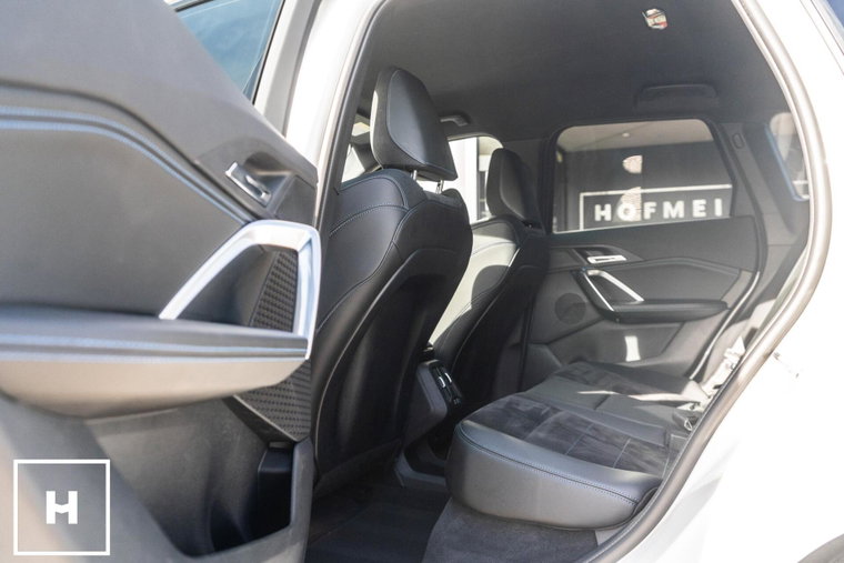 Vehicle Image 40
