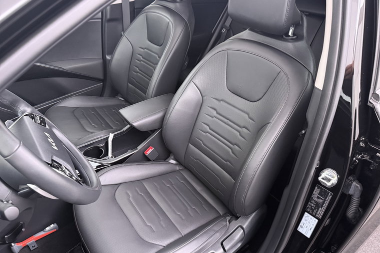 Vehicle Image 10
