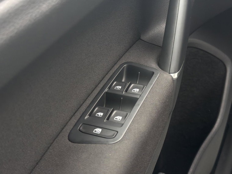 Vehicle Image 26