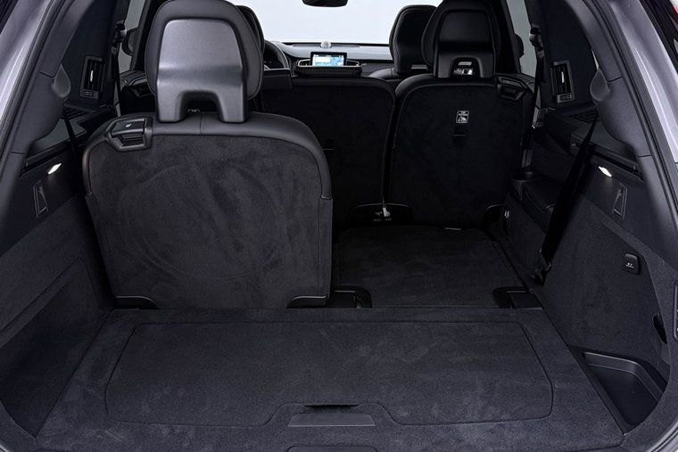 Vehicle Image 52