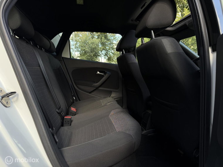 Vehicle Image 32
