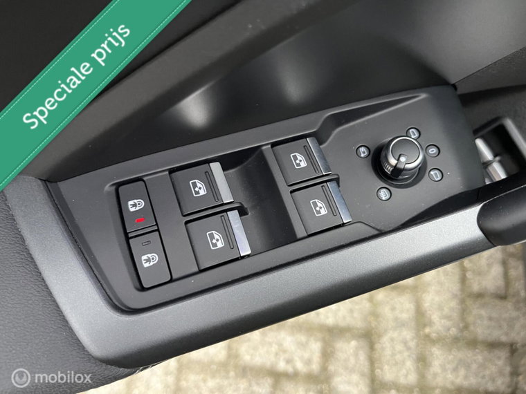 Vehicle Image 24