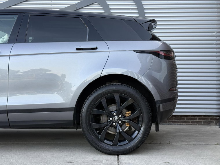 Vehicle Image 32
