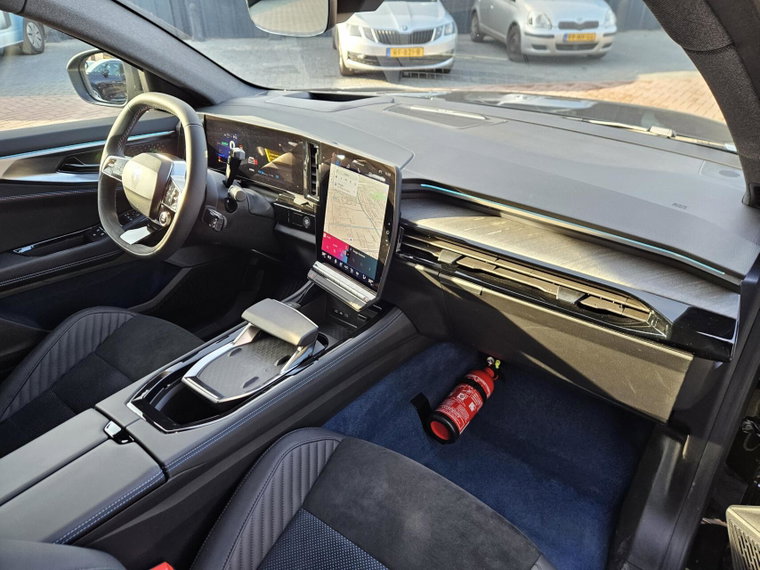 Vehicle Image 33