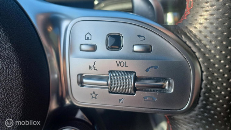 Vehicle Image 24