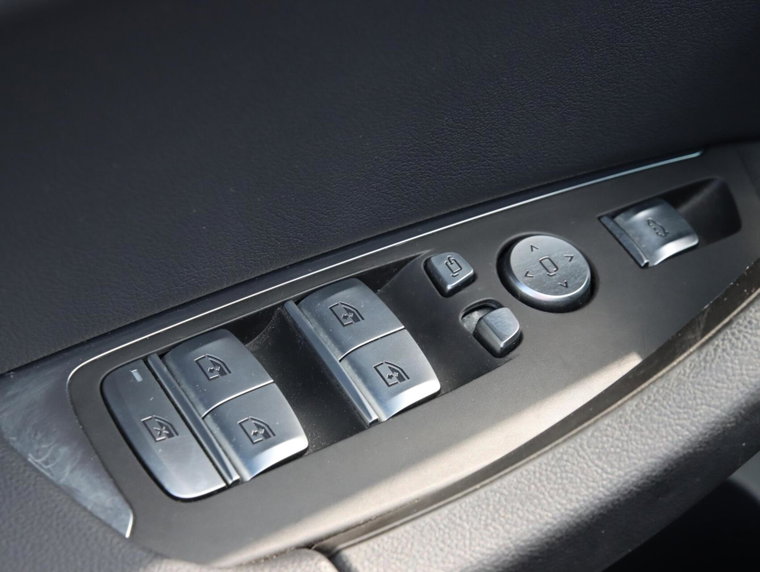 Vehicle Image 39
