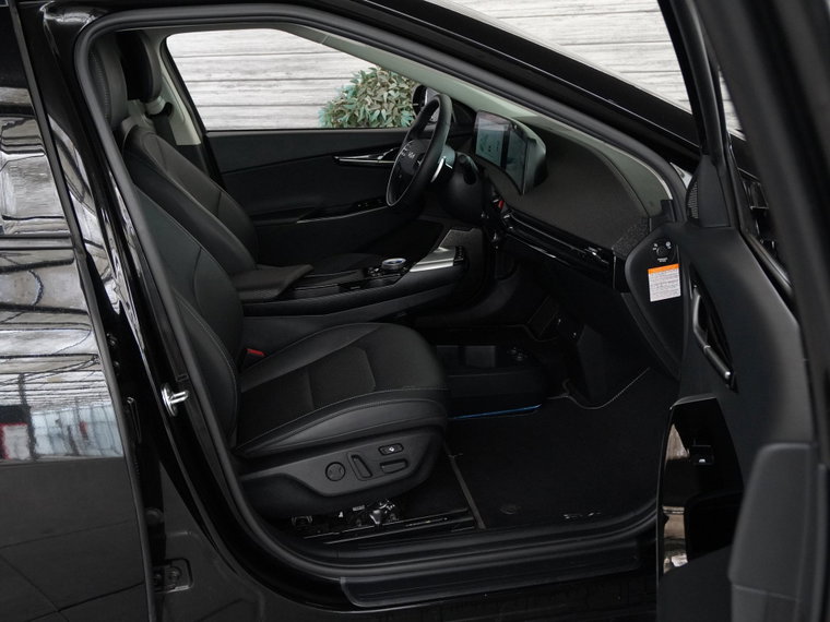 Vehicle Image 36