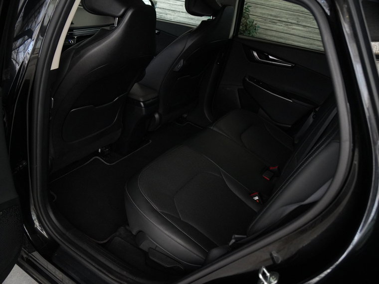 Vehicle Image 37