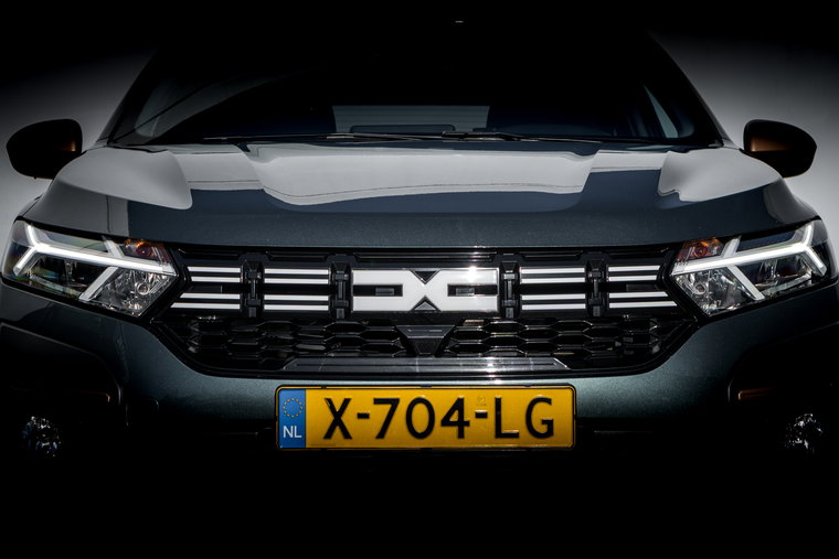 Vehicle Image 24