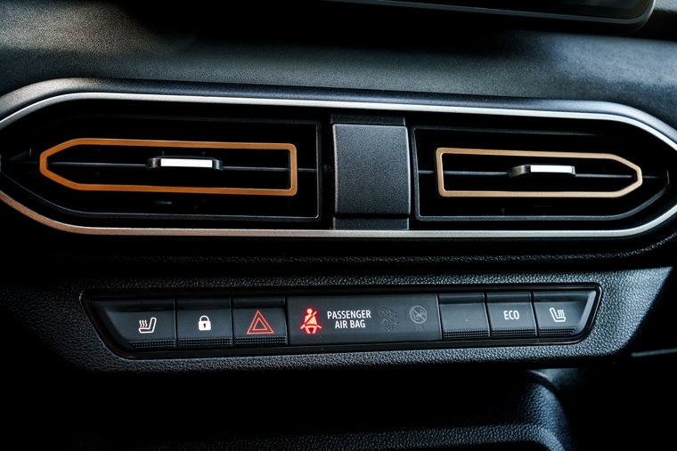 Vehicle Image 32
