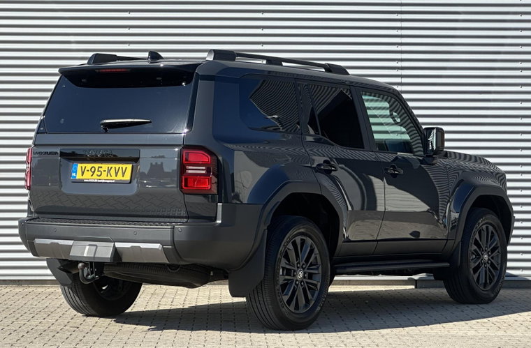 Vehicle Image 3