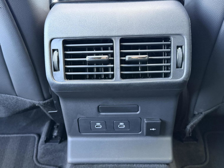 Vehicle Image 41