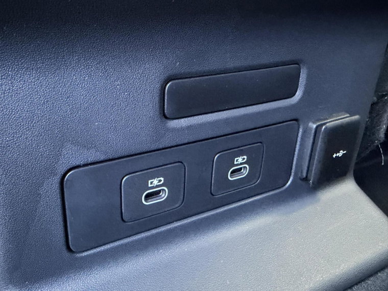 Vehicle Image 42