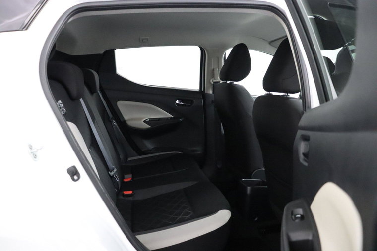 Vehicle Image 36