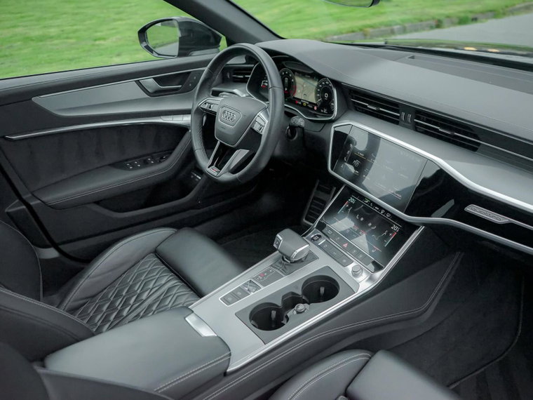 Vehicle Image 32