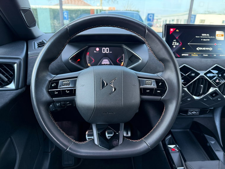 Vehicle Image 23