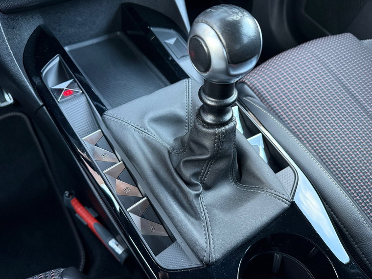 Vehicle Image 38