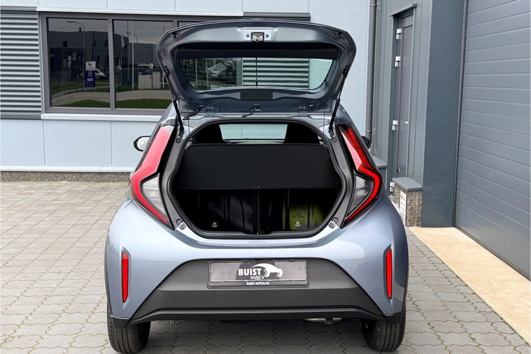 Vehicle Image 33