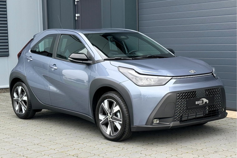 Vehicle Image 35