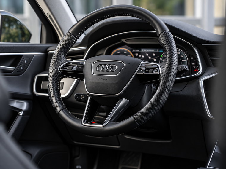 Vehicle Image 30