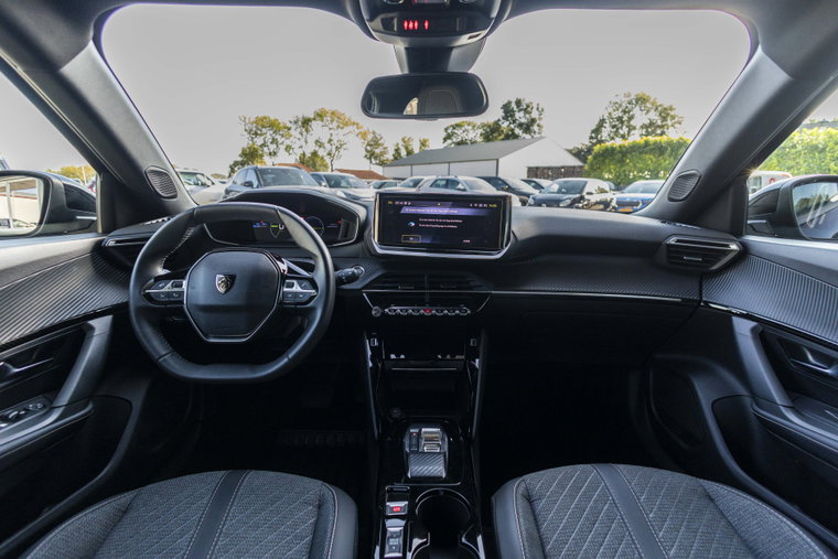 Vehicle Image 30