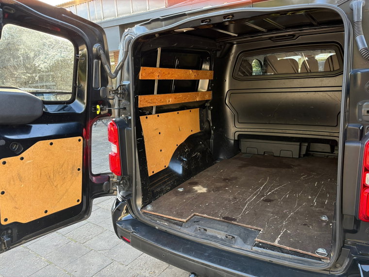Vehicle Image 31