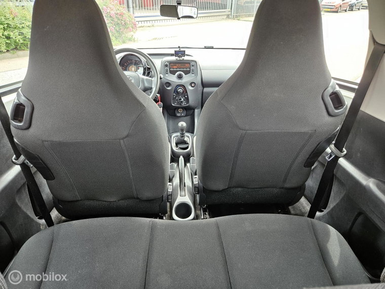 Vehicle Image 15