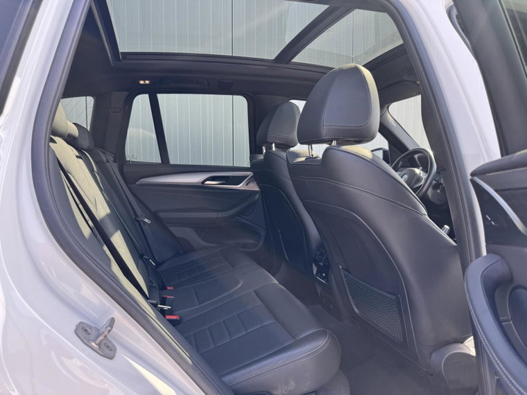 Vehicle Image 45