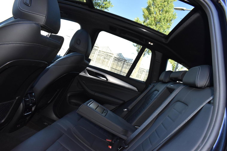 Vehicle Image 24