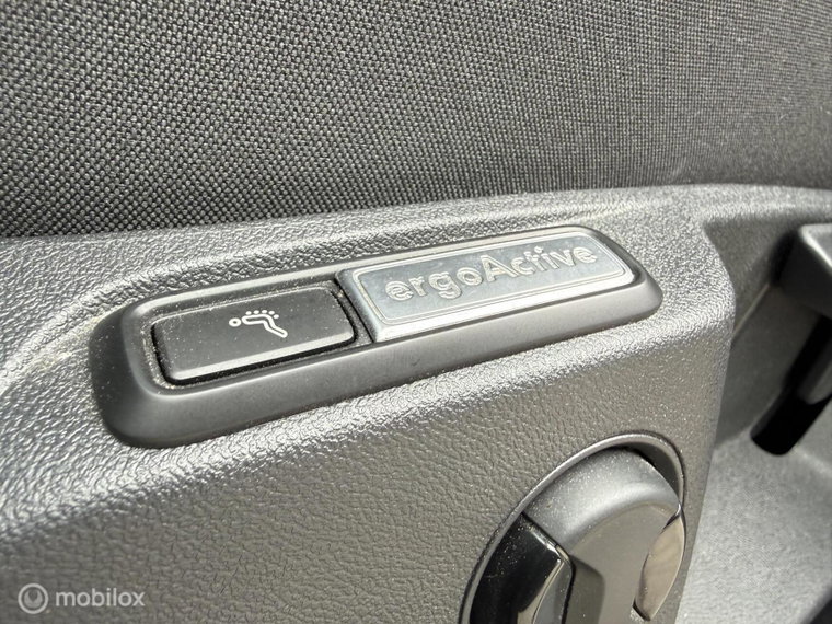 Vehicle Image 27