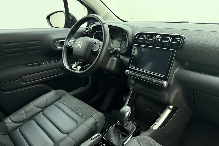 Vehicle Image 14
