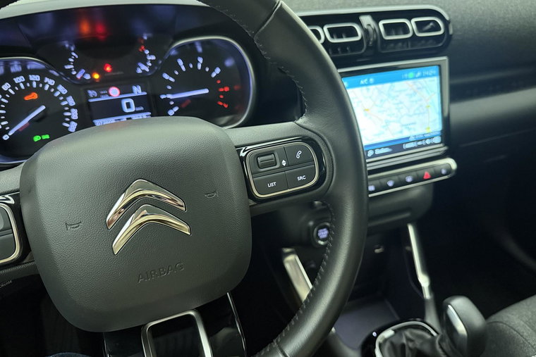 Vehicle Image 19